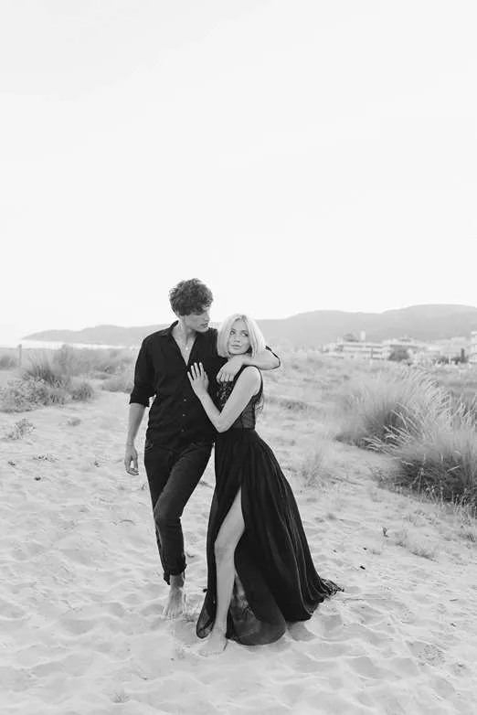 Foto de la pareja en blanco y negro